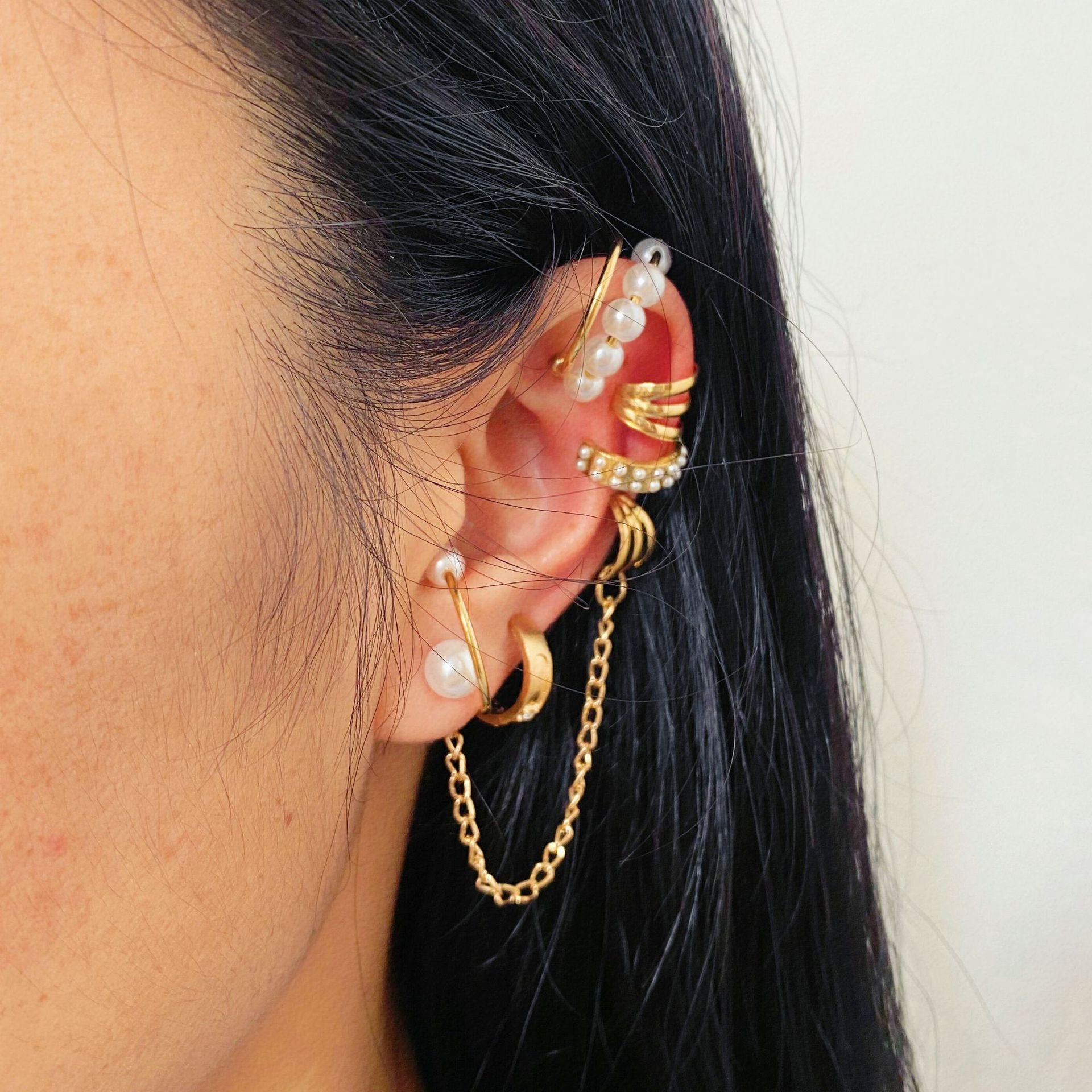 Damen Ohrschmuck Set mit eleganten Ohrringen und Kettenakzenten Shop Nory