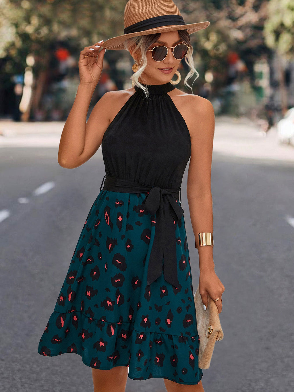 Damen Halterkleid mit voluminösem Rock und elegante Schleife Shopnory