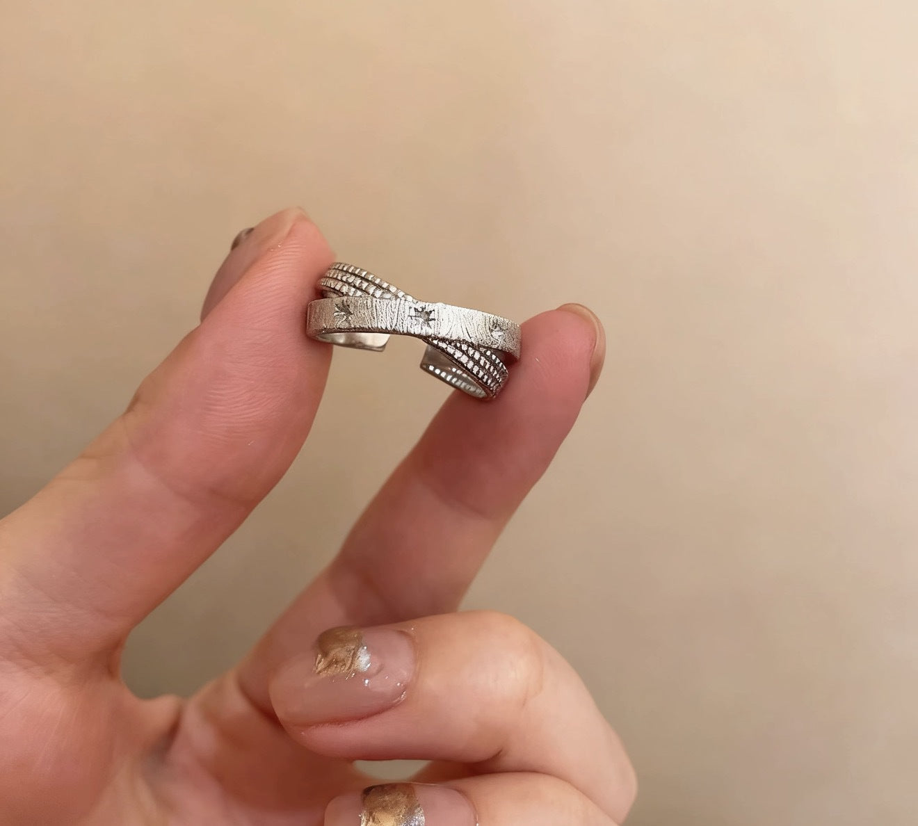 Damen Offener Ring mit elegantem Reliefdesign Shop Nory