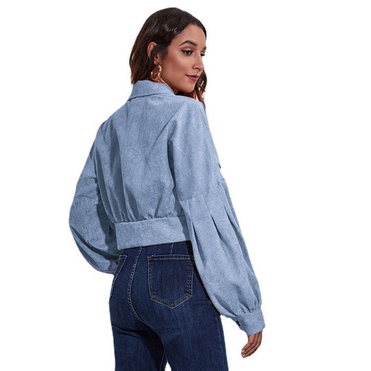 Damen Kurzjacke aus Materialmix mit lässigen Puffärmeln und großen Taschen
