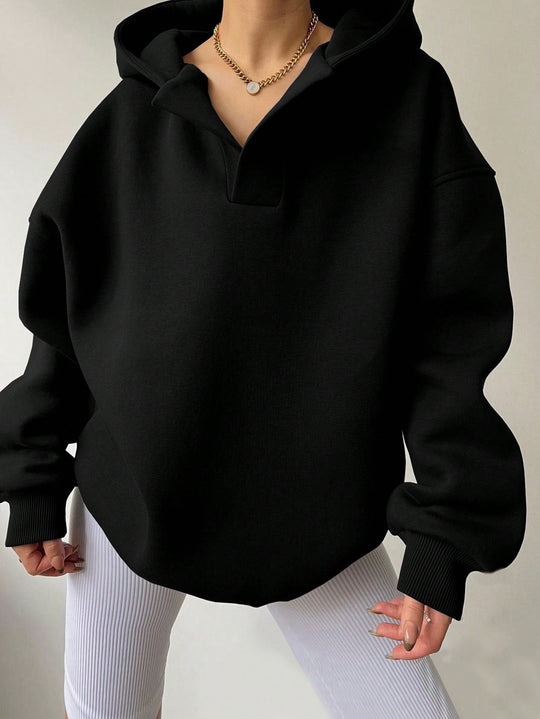 Damen Oversized Hoodie mit kurzem Kragen und praktischen Seitentaschen