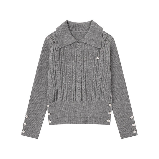 Damen Feinstrick-Polo-Pullover mit Zopfmuster, Zierknopfbesatz und taillierter Passform Shop Nory