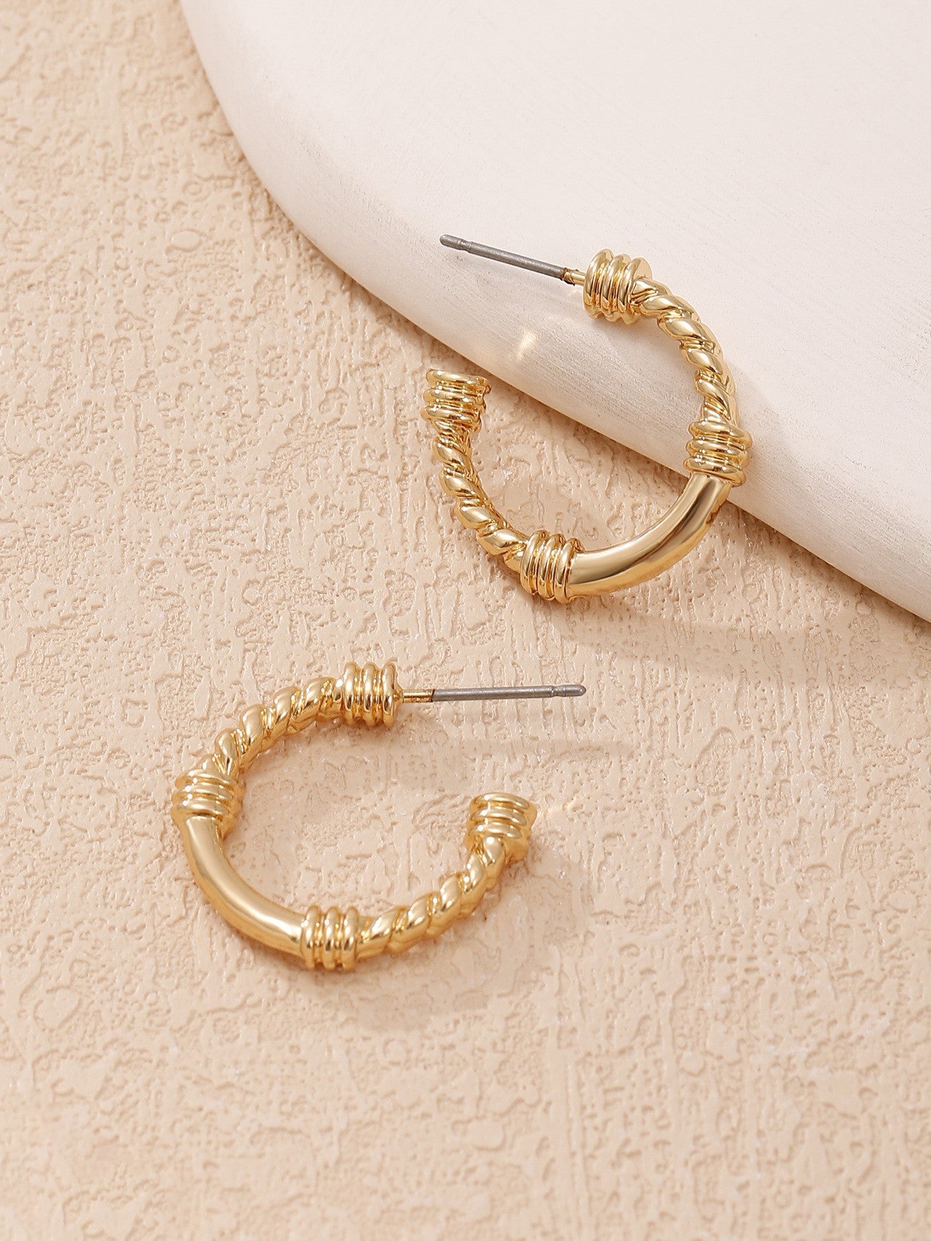 Damen Ohrhänger mit modernem Wellen-Design Shop Nory