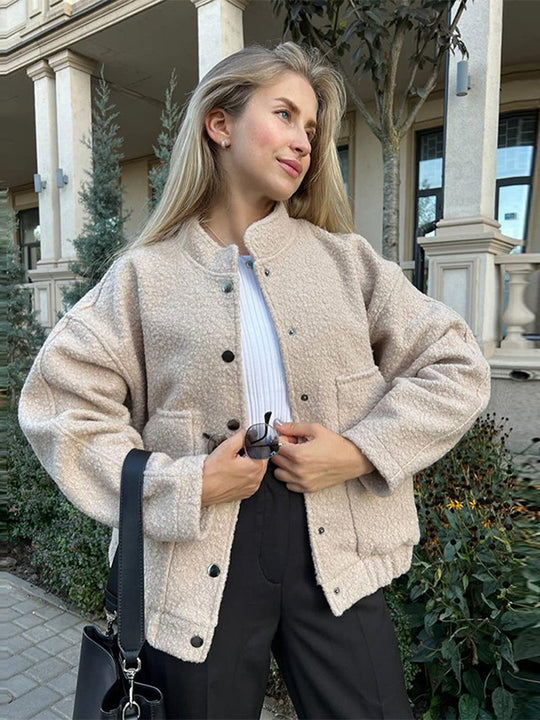 Damen Teddy-Fleece Bomberjacke im Boxy-Cut mit Druckknopfverschluss und aufgesetzten Taschen Shop Nory