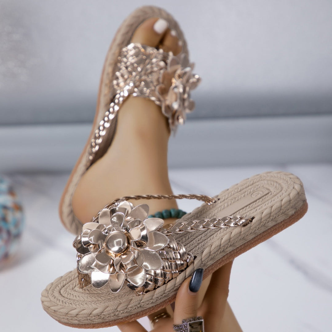 Damen Geflochtene Zehentrenner‑Sandalen mit XXL‑Blütenapplikation und gepolstertem Komfortfußbett Shop Nory