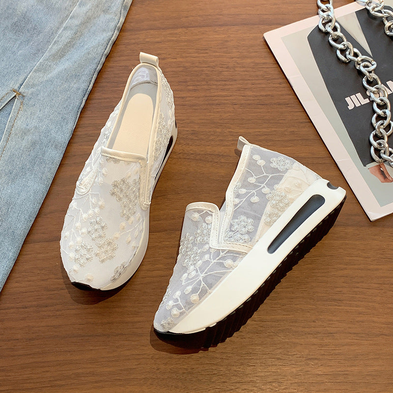 Damen Komfortable Sneaker mit floralem Stickmuster und rutschfester Sohle