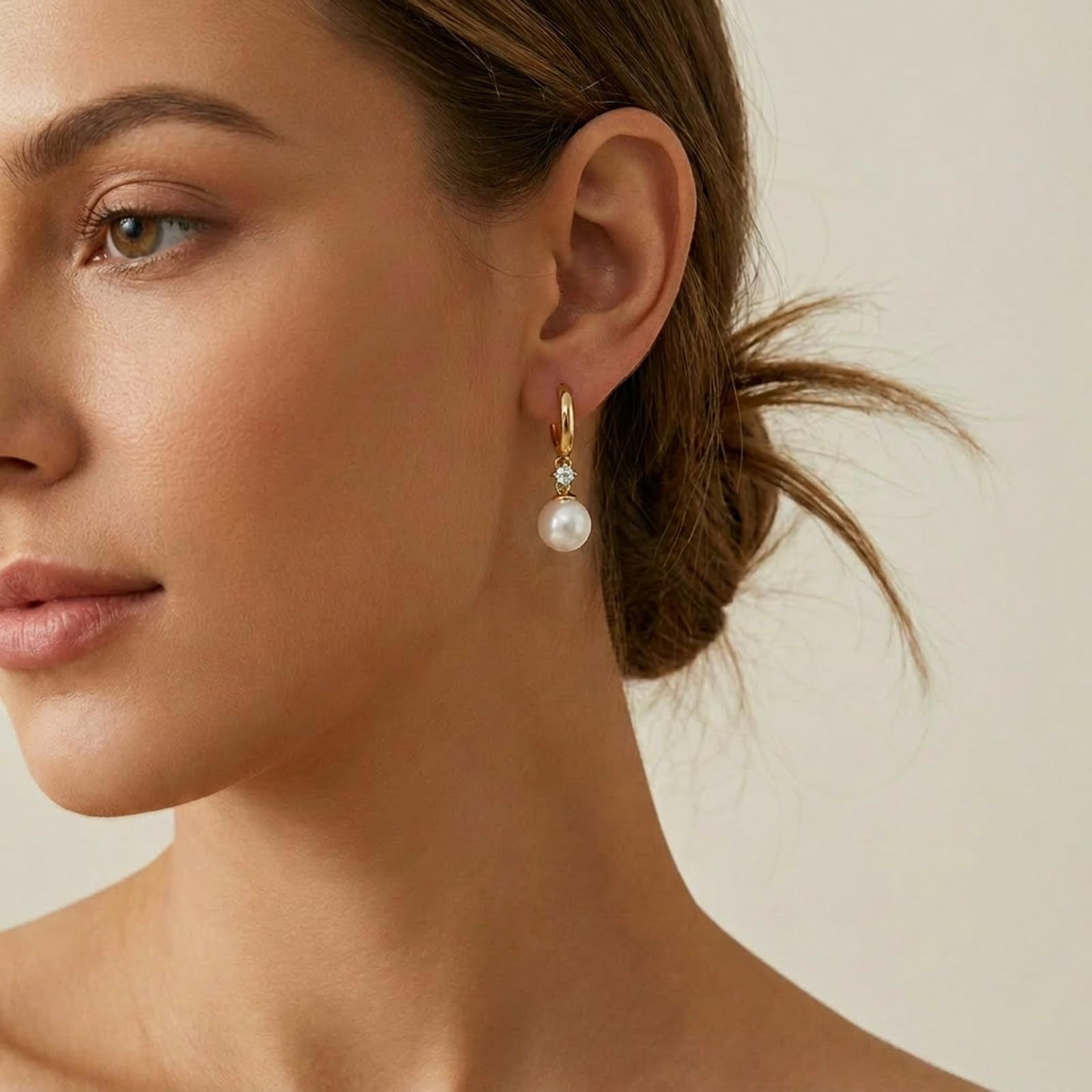 Damen Ohrhänger mit tropfenförmigem Perlenanhänger und funkelnden Kristallen Shop Nory