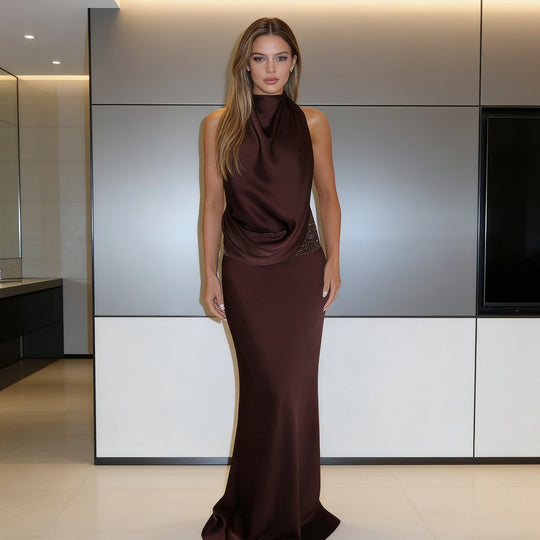 Damen Elegantes und fließendes Abendkleid mit hohem Kragen