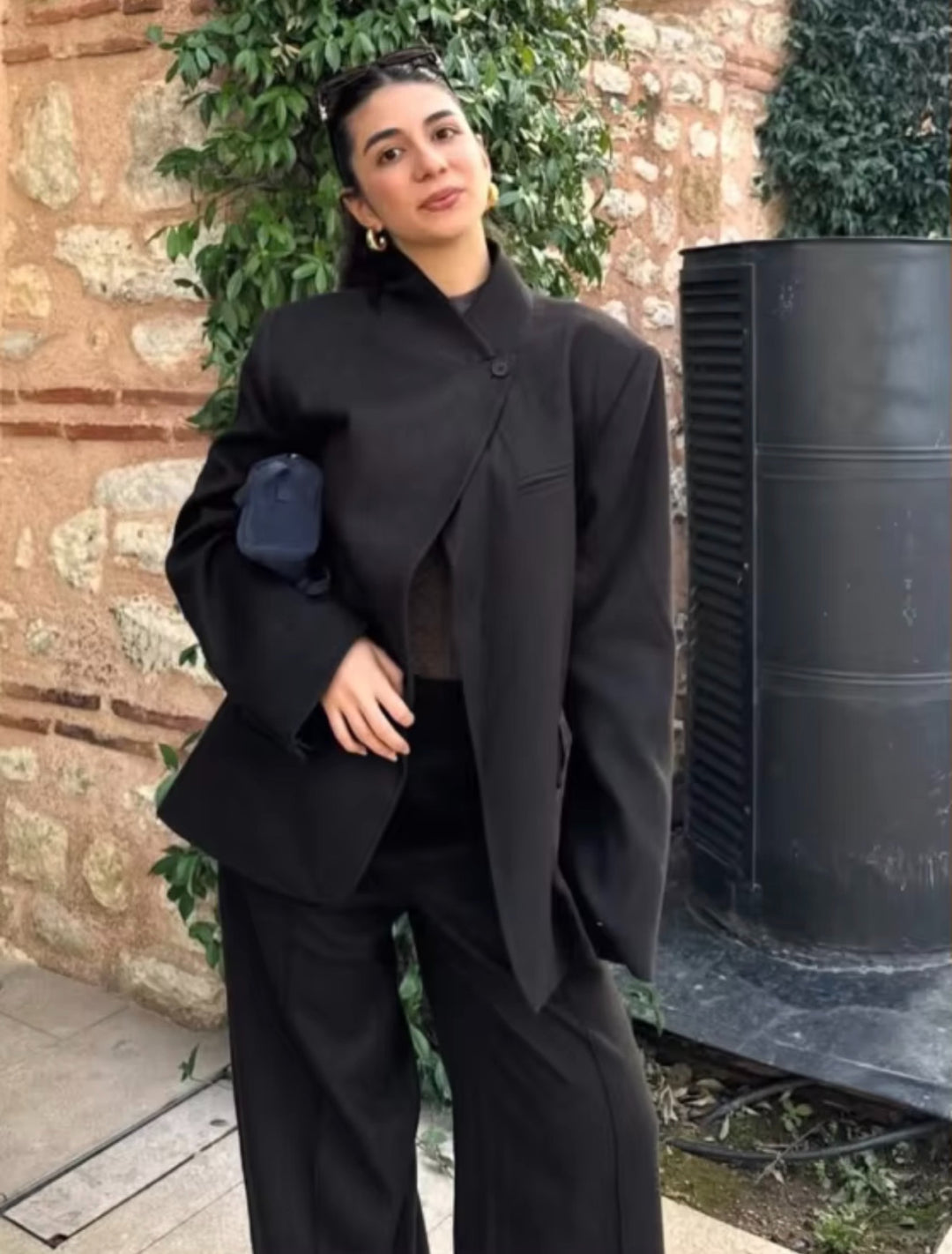 Damen Oversized-Blazer im Boxy-Schnitt mit asymmetrischem Stehkragen und verdeckter Knopfleiste Shop Nory