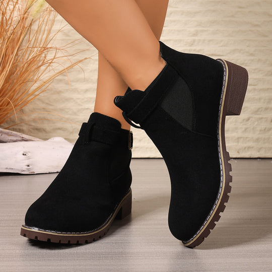Damen Stiefelette mit Velours-Optik, elastischem Einsatz und Schnallenriemen Shop Nory