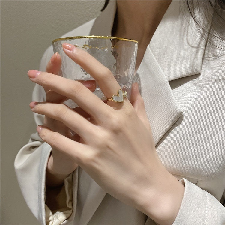 Damen Offener Ring mit herzförmigem Design und funkelnden Akzenten Shop Nory