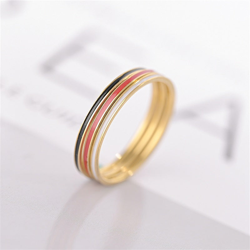 Damen Ring mit elegantem, schmalem Design und kontrastierenden Akzenten Shop Nory