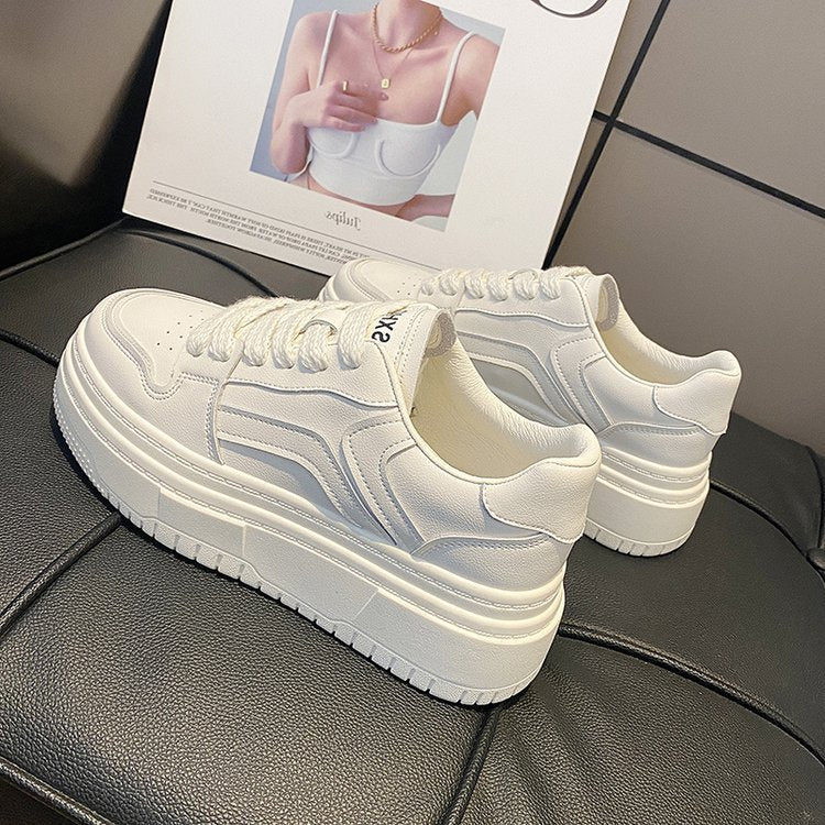 Damen Plateau-Sneaker mit stylischem Kontrastdetails und komfortabler Dämpfung