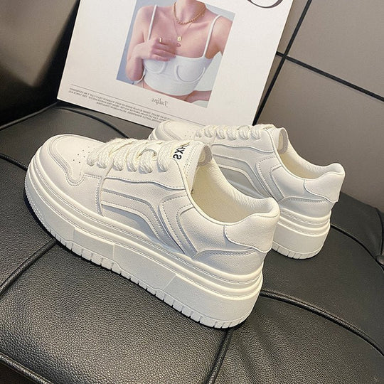 Damen Plateau-Sneaker mit stylischem Kontrastdetails und komfortabler Dämpfung