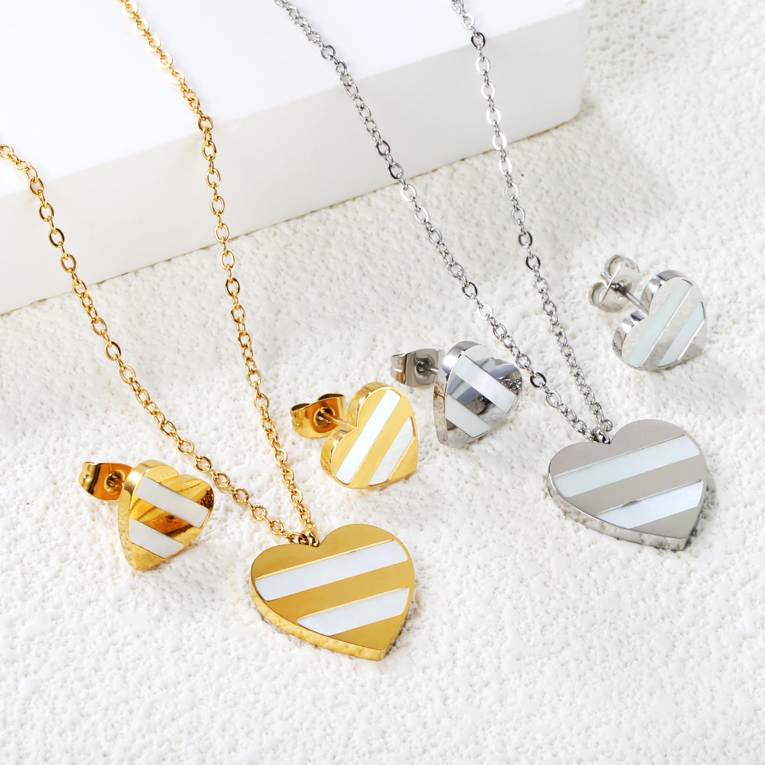 Damen Schmuckset mit Herzanhänger und passenden Ohrringen Shop Nory