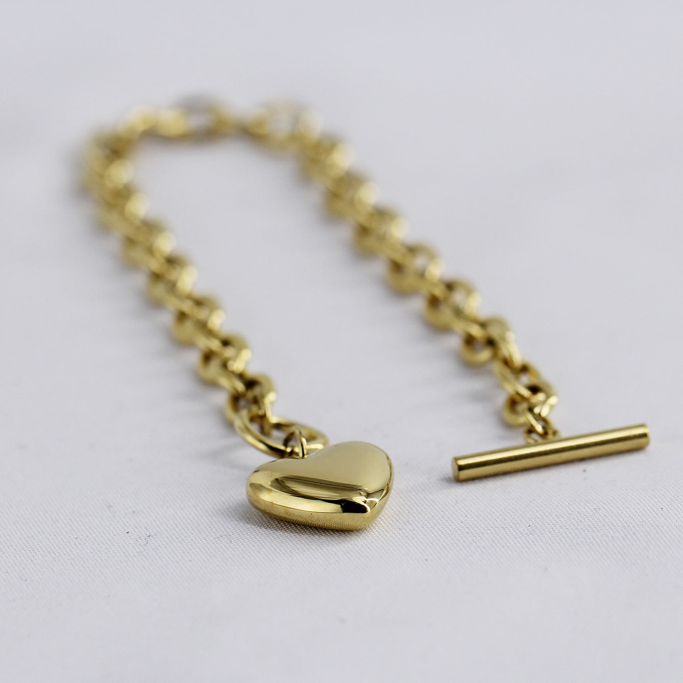Damen Armband mit herzförmigem Charm und massiven Gliederketten Shop Nory