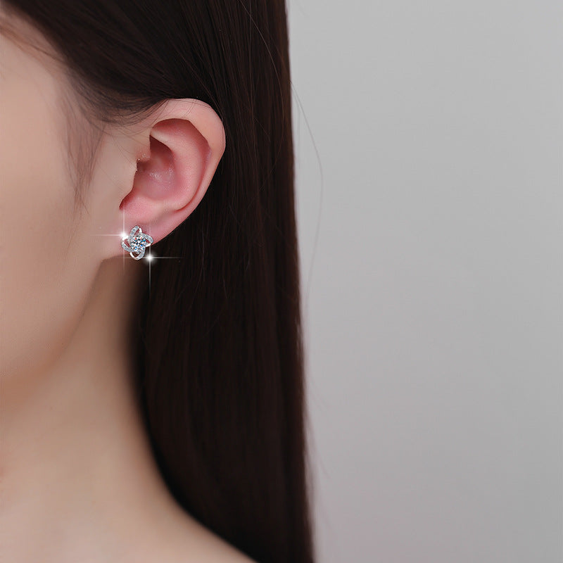 Damen Ohrstecker mit funkelndem Kristall und elegantem spiralförmigen Design Shop Nory