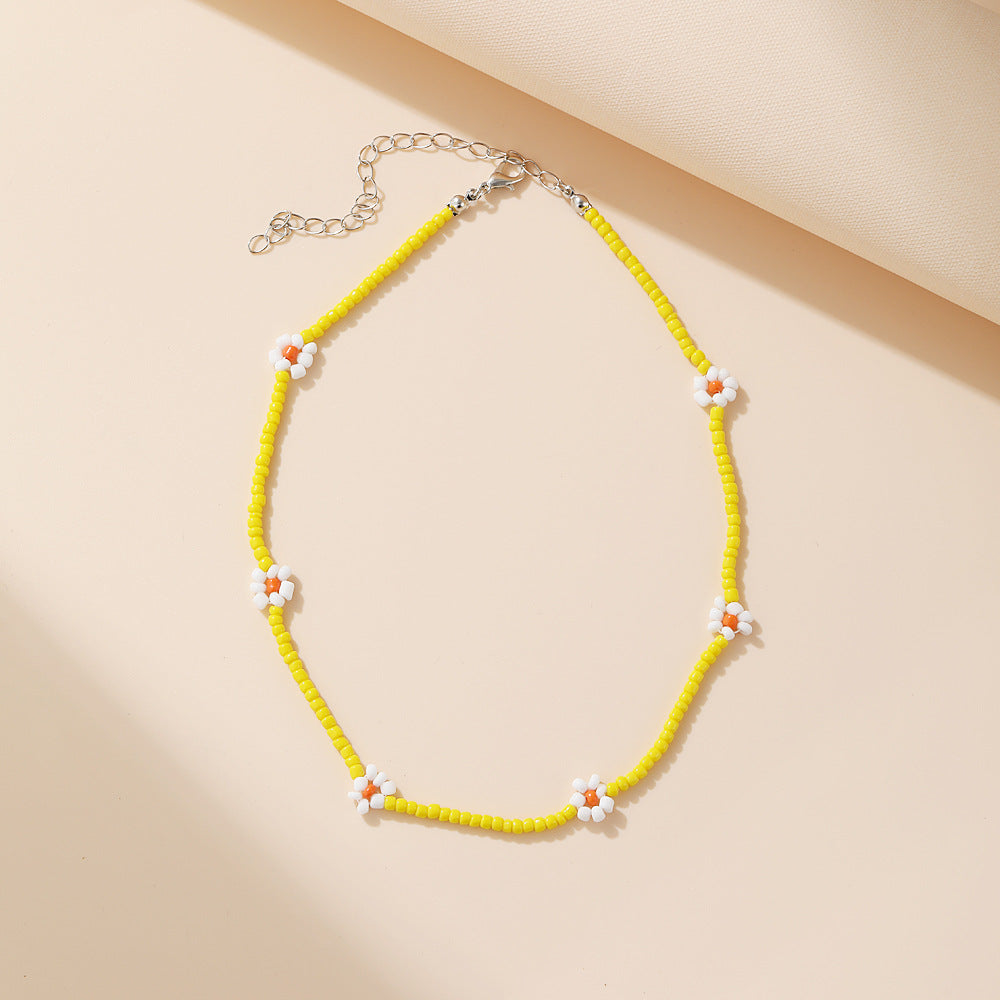 Damen feine Halskette mit goldfarbenen Akzenten und eleganten Glasperlen Shop Nory