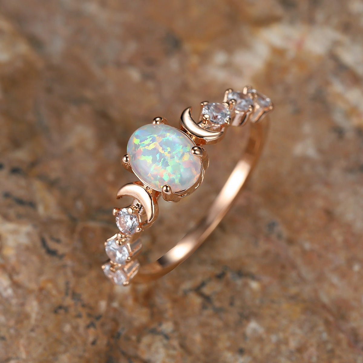 Damen Ring mit schimmerndem Opal und funkelnden Zirkonia-Steinen Shop Nory