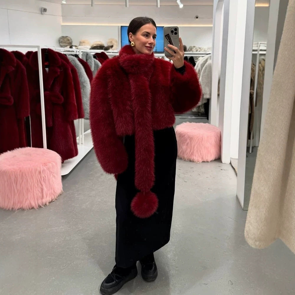 Damen Kurzjacke aus luxuriösem Faux-Fur mit Shaggy-Optik und kastiger Silhouette Shop Nory