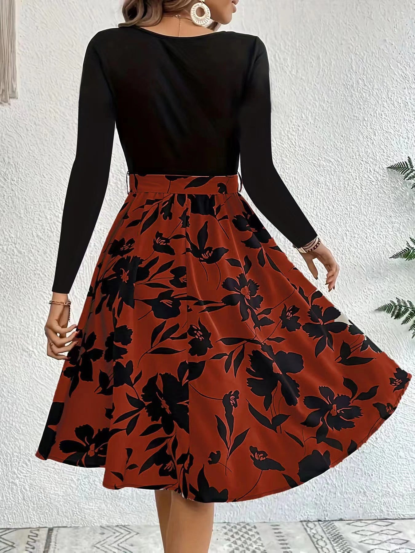 Damen Elegantes Midikleid mit floralem Print und gesmoktem Oberteil