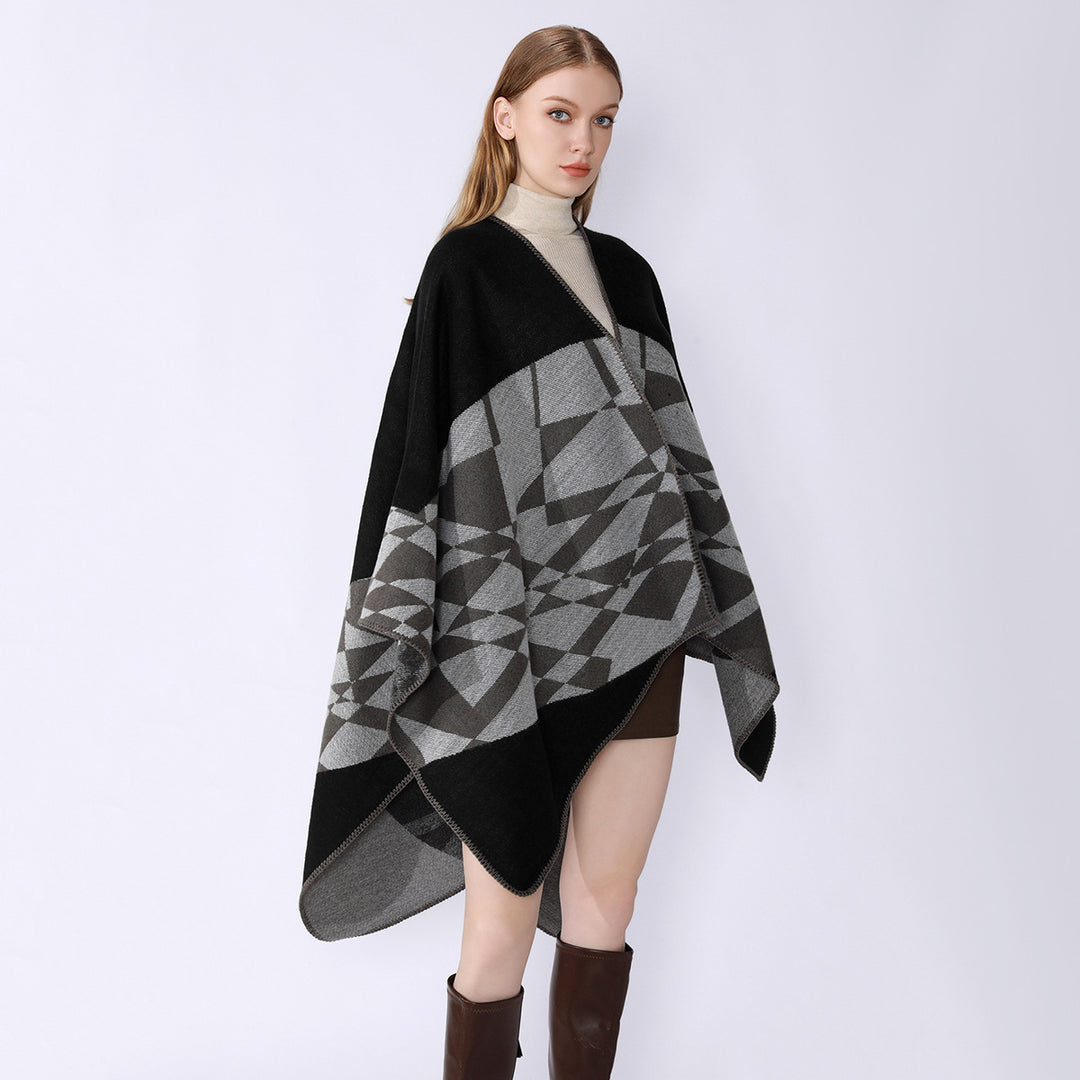 Damen Großer Strickponcho im Cape‑Schnitt mit Ziernaht und geometrischem Intarsia Shop Nory