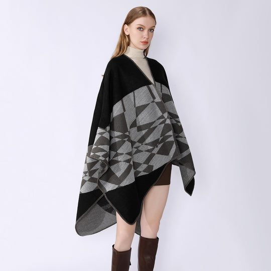 Damen Großer Strickponcho im Cape‑Schnitt mit Ziernaht und geometrischem Intarsia Shop Nory