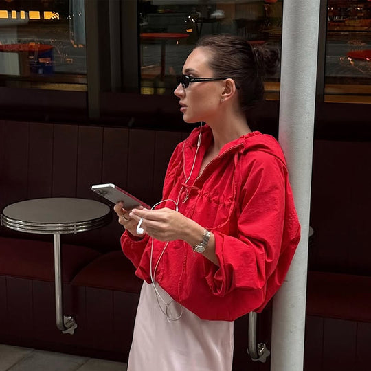 Damen Leichte Nylon-Haori-Kapuzenjacke mit Rüschenkragen, Tunnelzug und Ballonärmeln Shop Nory