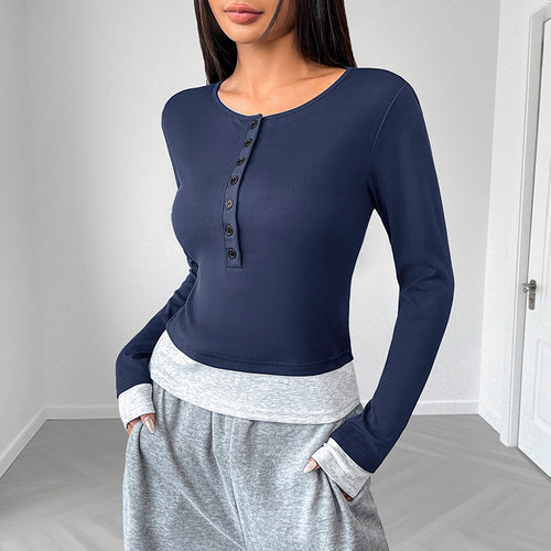 Damen Tailliertes Langarm-Crop-Top mit Henley-Knopfleiste und Daumenlochbündchen Shop Nory