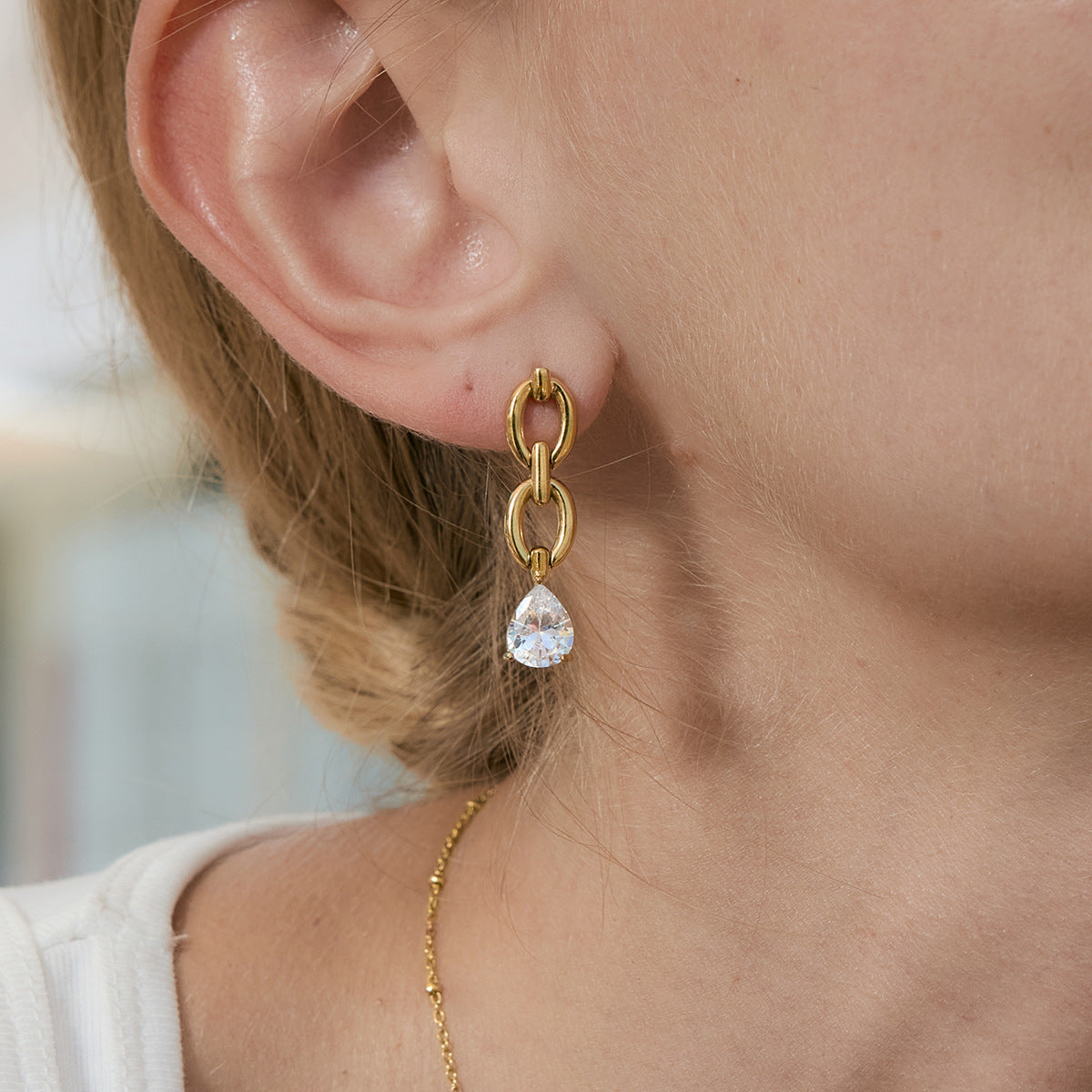 Damen Ohrhänger mit elegantem Tropfen-Design und hypoallergenem Edelstahl Shop Nory