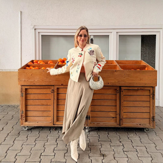 Damen Bestickte Kurzjacke mit verspielten Applikationen Shop Nory