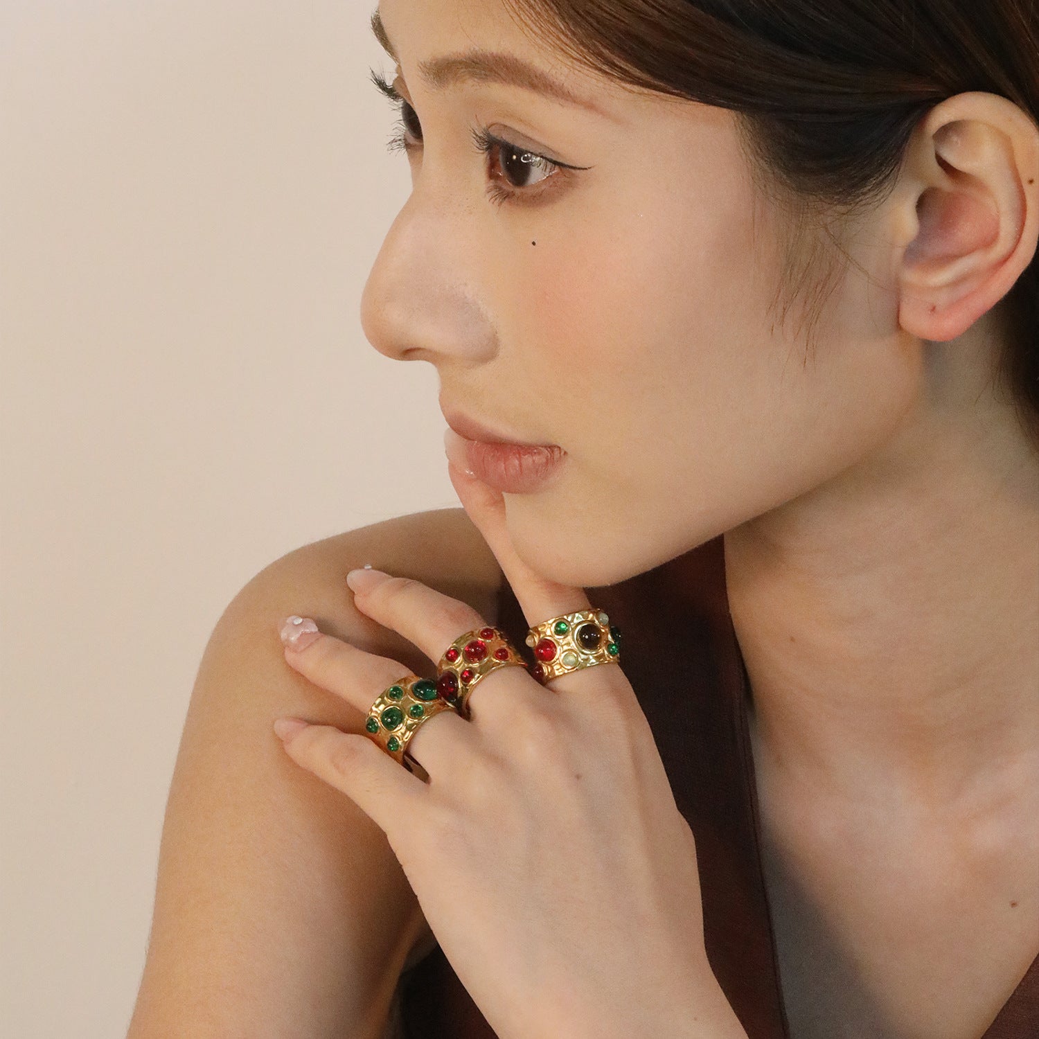 Damen Ring mit kunstvollem Design und funkelnden Kristallen Shop Nory