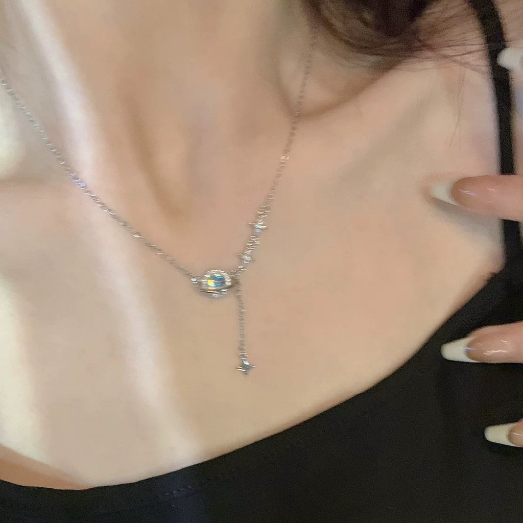 Damen Halskette mit planetarischem Anhänger und funkelnden Zirkonia Shop Nory
