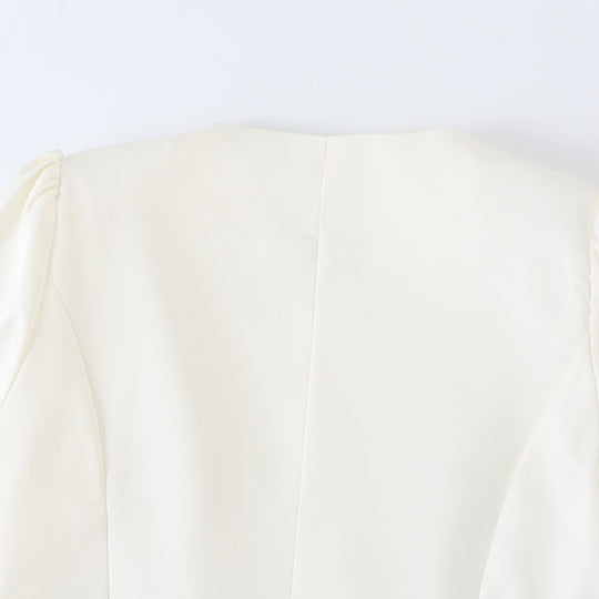 Damen Taillierter Kurzblazer mit Puffärmeln und bezogenen Knöpfen Shop Nory