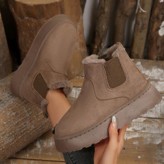 Damen Gefütterte Chelsea‑Stiefeletten aus Wildlederoptik mit elastischer Seitenblende und profilierter Gummisohle Shop Nory
