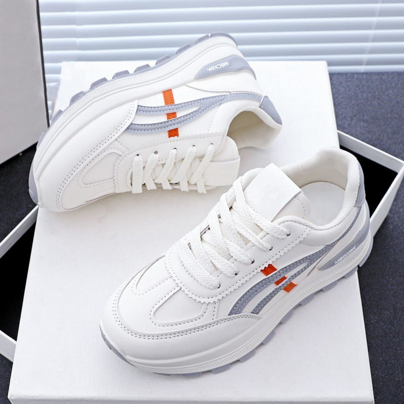 Damen Voluminöse Plateausneaker mit rutschfester Gummiprofilsohle und seitlichen Zierstreifen Shop Nory