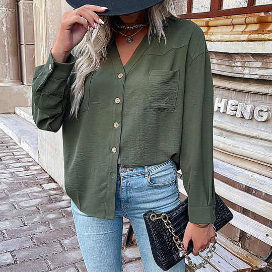 Damen Oversize Crinkle‑Hemdbluse mit V‑Ausschnitt, sichtbarer Knopfleiste und Brusttasche Shop Nory