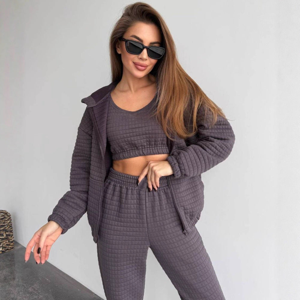 Damen Gestepptes Loungewear-Set mit Reißverschluss-Kapuzenjacke, Cropped Bustier und hochtaillierter Jogginghose Shop Nory
