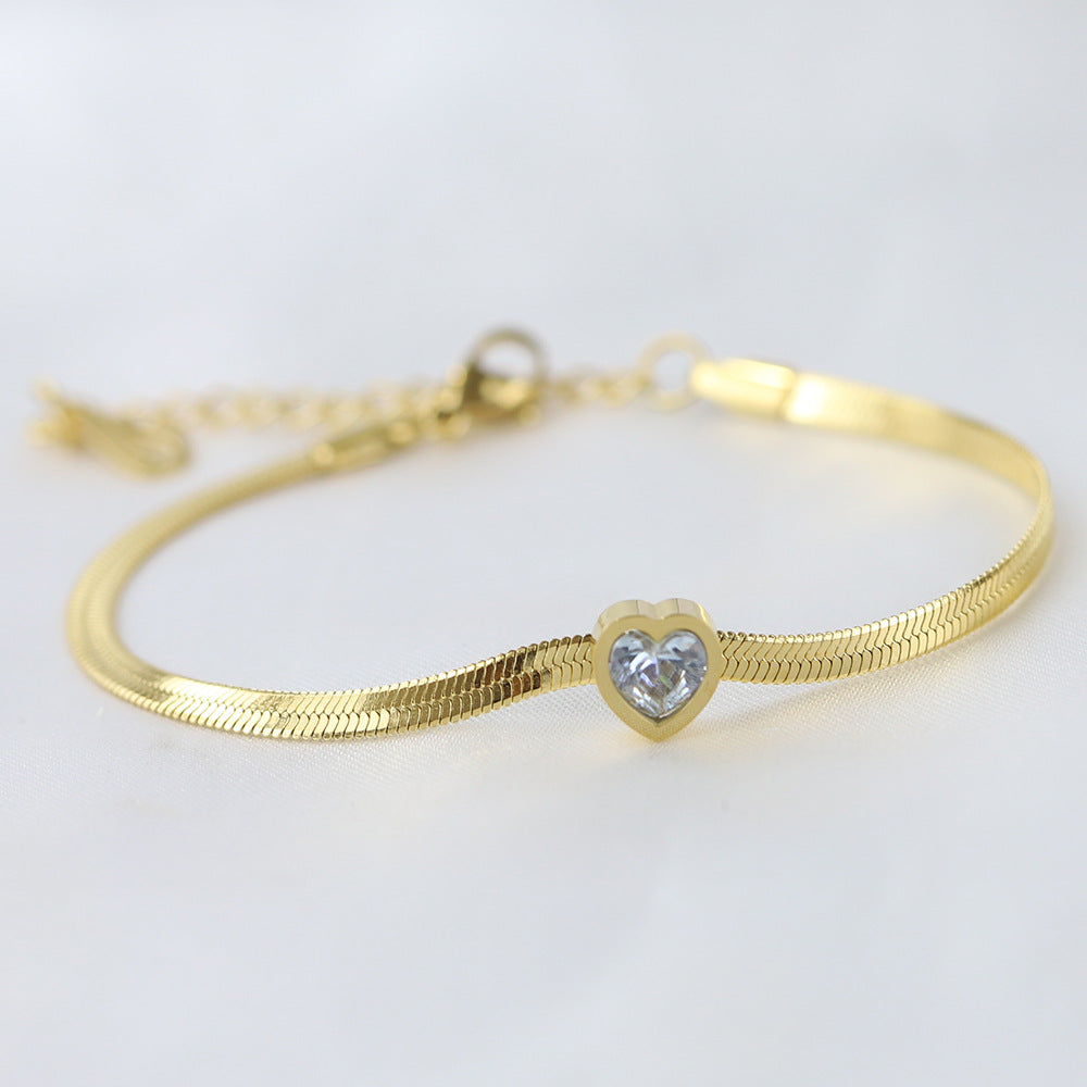 Damen Armband mit grünem Herz-Anhänger und elegantem Drahtdesign Shop Nory