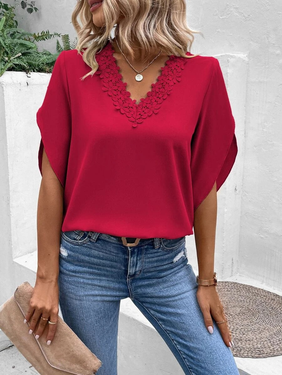 Damen Elegante V-Ausschnitt Bluse mit floraler Spitzenkante und Fledermausärmeln Shop Nory