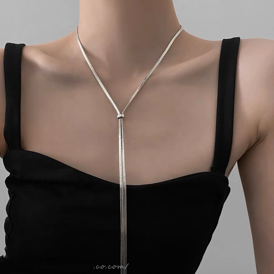 Damen hochwertige Lagen-Halskette mit eleganten Anhängern Shop Nory