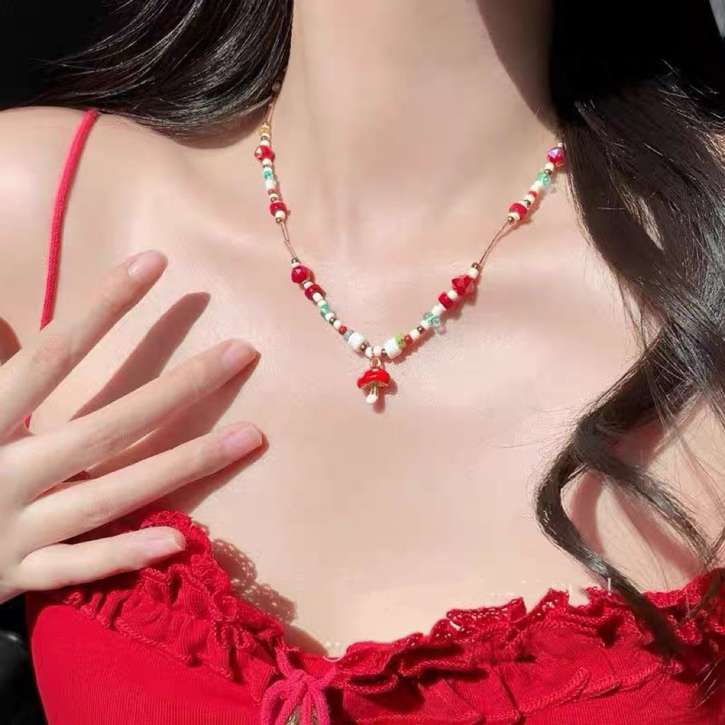 Damen Halskette mit verspieltem Pilz-Anhänger und bunten Perlen Shop Nory