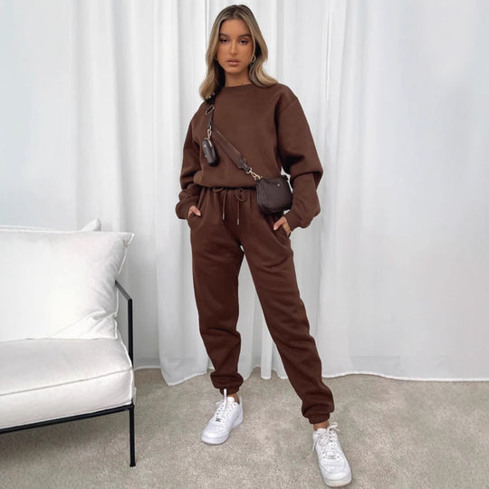 Damen nan zweiteiliges Cozy-Loungewear-Set mit Oversize-Rundhals und hochgeschnittener Jogginghose mit Kordelzug Shop Nory