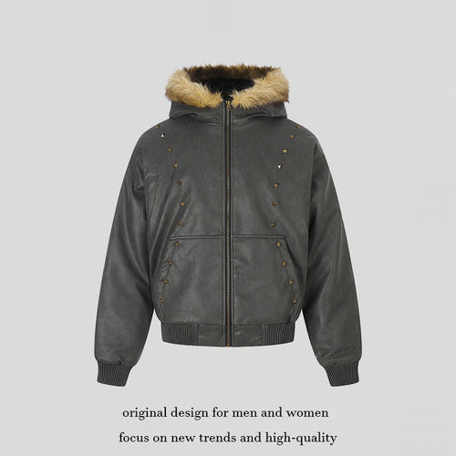 Damen Kunstleder-Bomberjacke mit Kapuze, Kunstfellbesatz und dekorativen Nieten Shop Nory