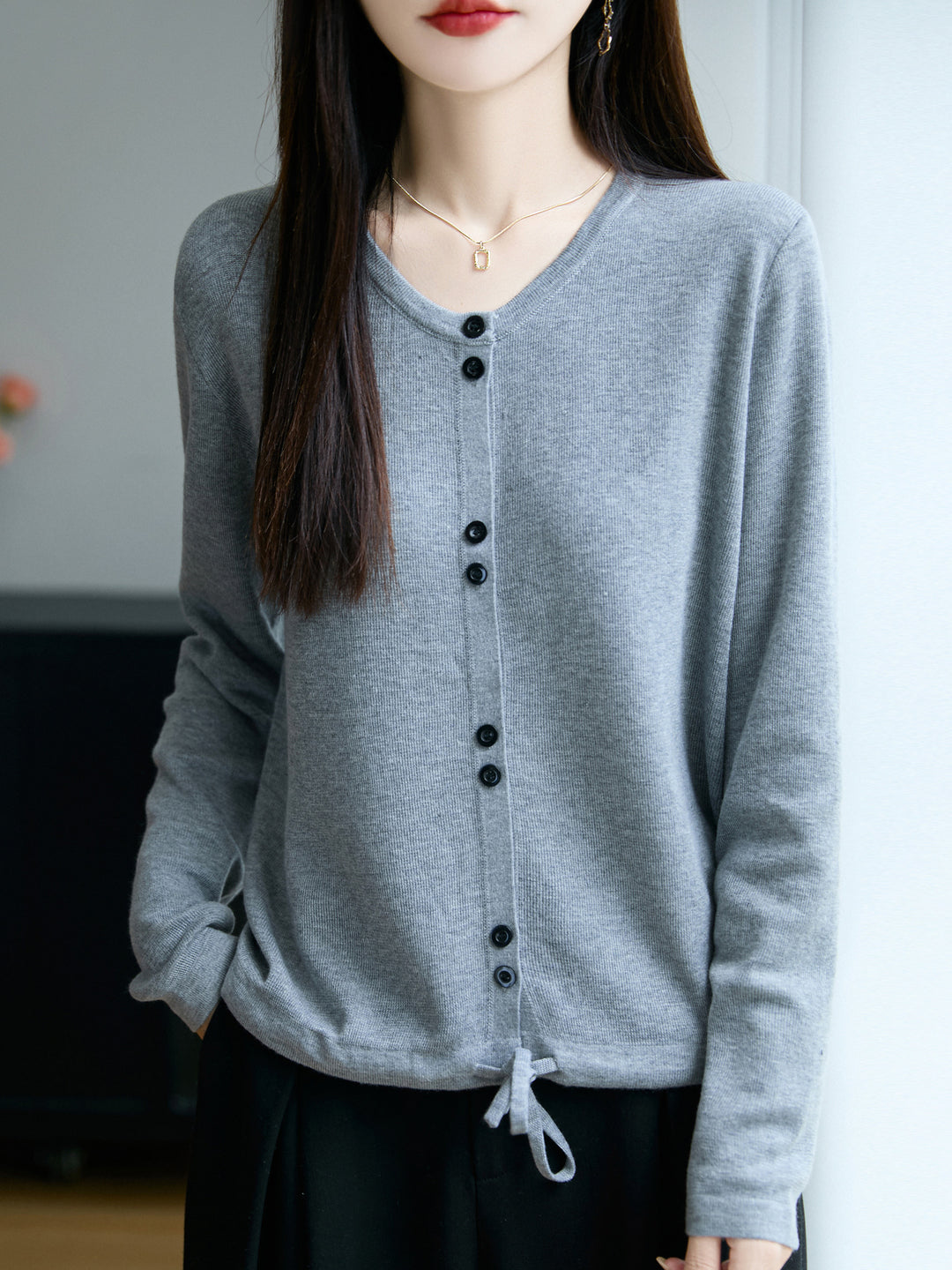 Damen Leichter Feinstrick-Knopfleisten-Cardigan mit Rundhalsausschnitt Shop Nory