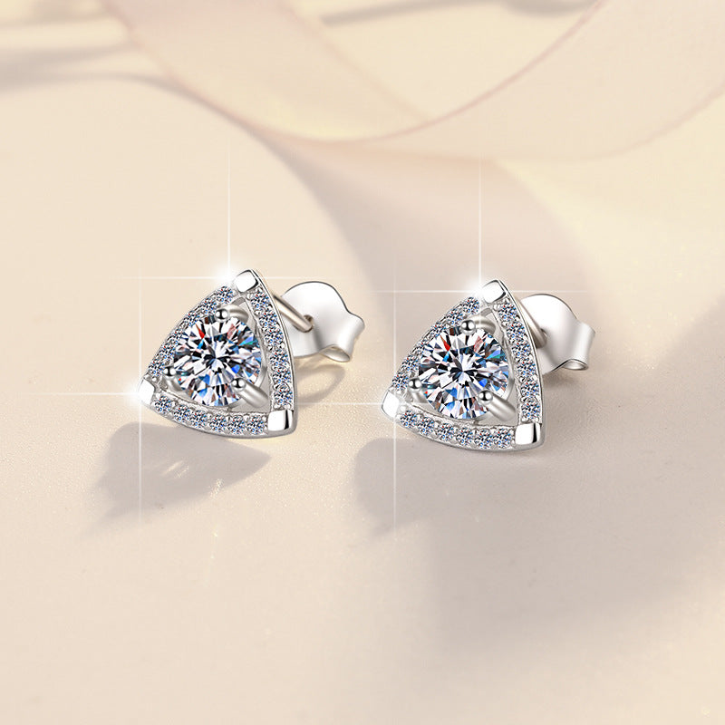 Damen Ohrringe mit funkelndem Dreieckdesign und hochwertigem Zirkonia-Besatz Shop Nory