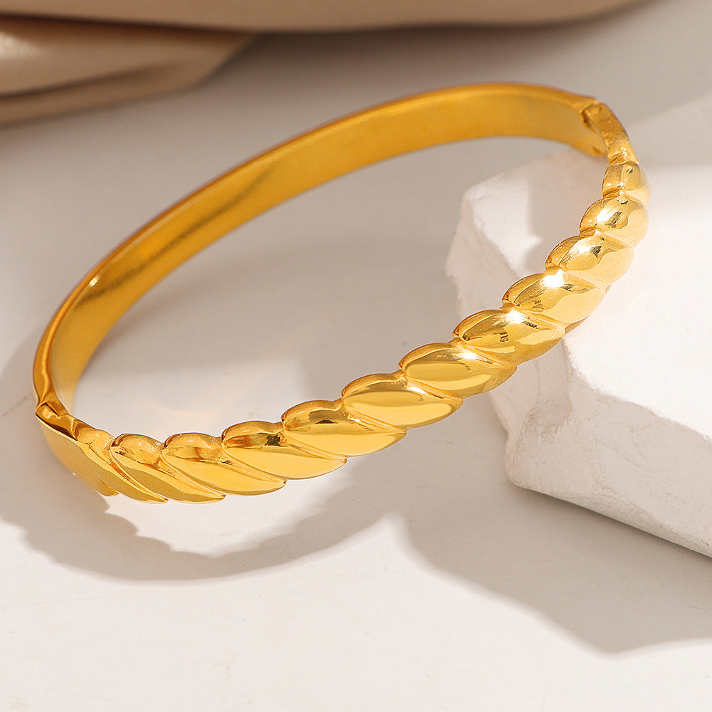 Damen Texturierte Diamant-Akzent Armreif Shop Nory