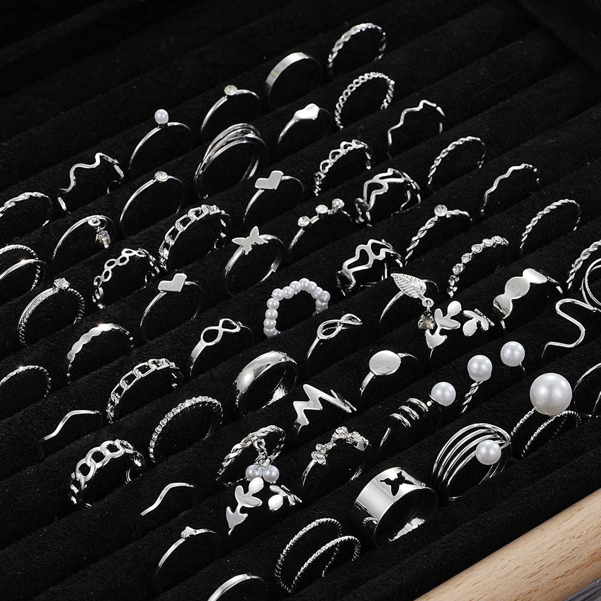 Damen einzigartiges Ring-Set mit vielseitigen Designs und handgefertigten Details Shop Nory