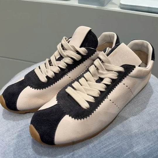 Damen Sneakers im eleganten Retro-Design mit atmungsaktiver Oberflächenstruktur
