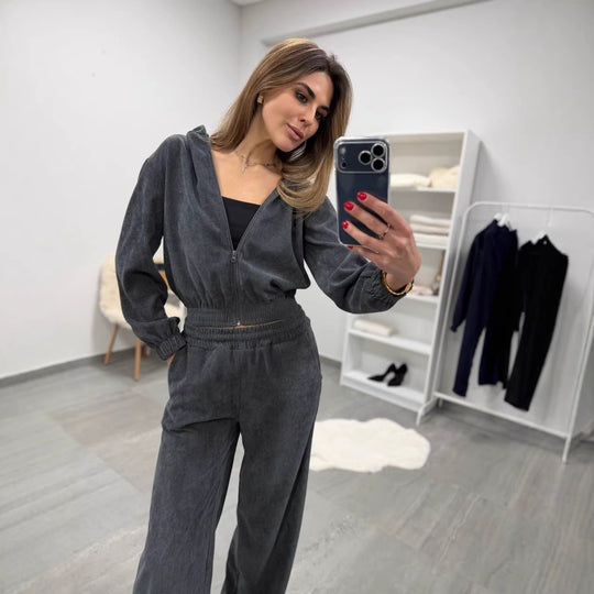 Damen weiches Cordvelours-Zweiteiler mit kurzer Kapuzenzipjacke und weiter Komforthose Shop Nory